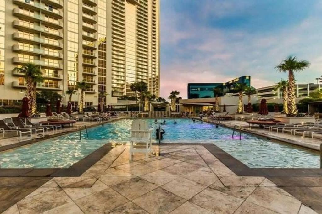 Elegant Mgm Strip Views 19811 * Las Vegas