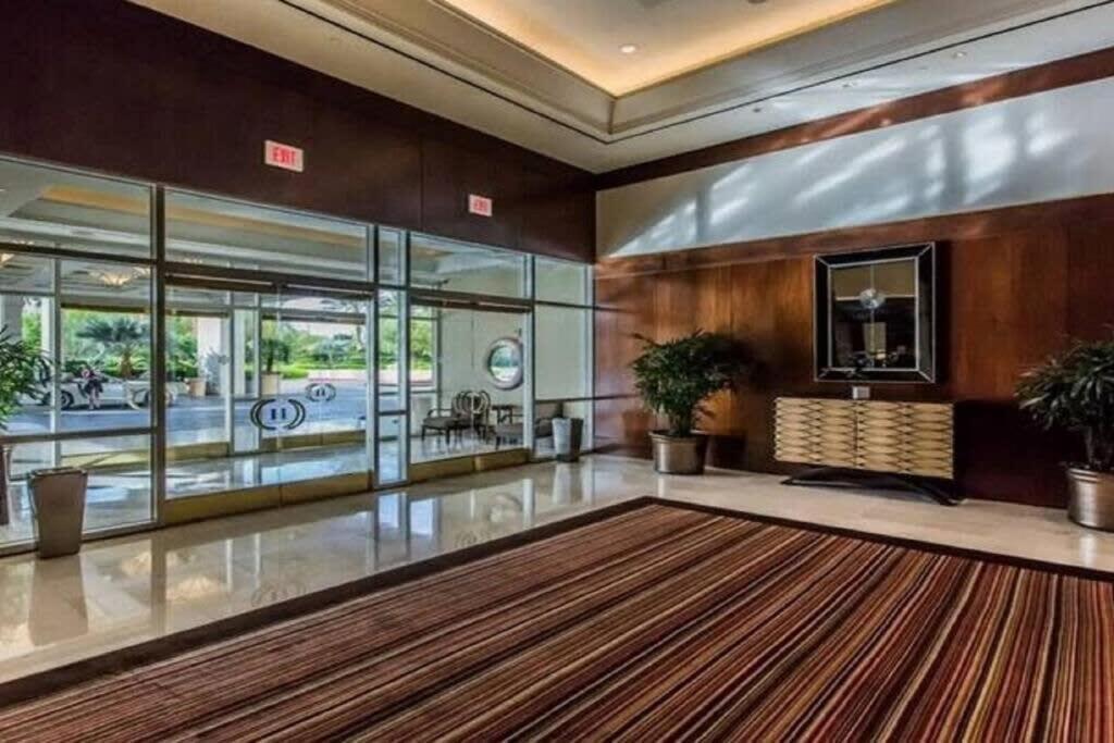 Elegant Mgm Strip Views 19811 Ferienhaus